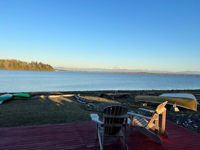 Sandy Point Shalom Cabin- Ocean view and access - 20 mins from Bellingham