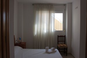 2 Schlafzimmer, Bügeleisen/Bügelbrett, Bettwäsche