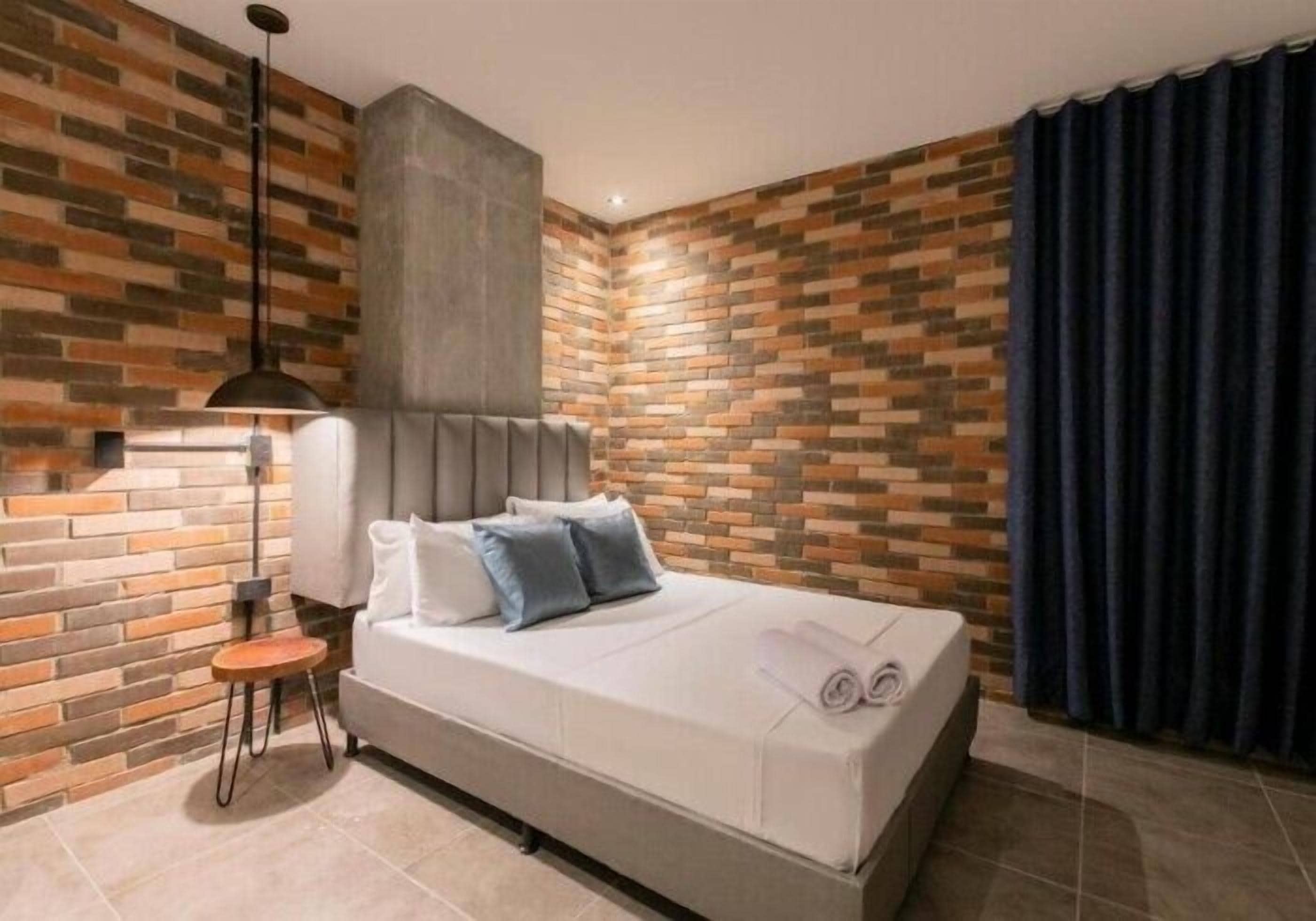Desk, laptop workspace, free WiFi, bed sheets