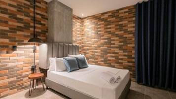 Basic Double Room | Desk, laptop workspace, free WiFi, bed sheets