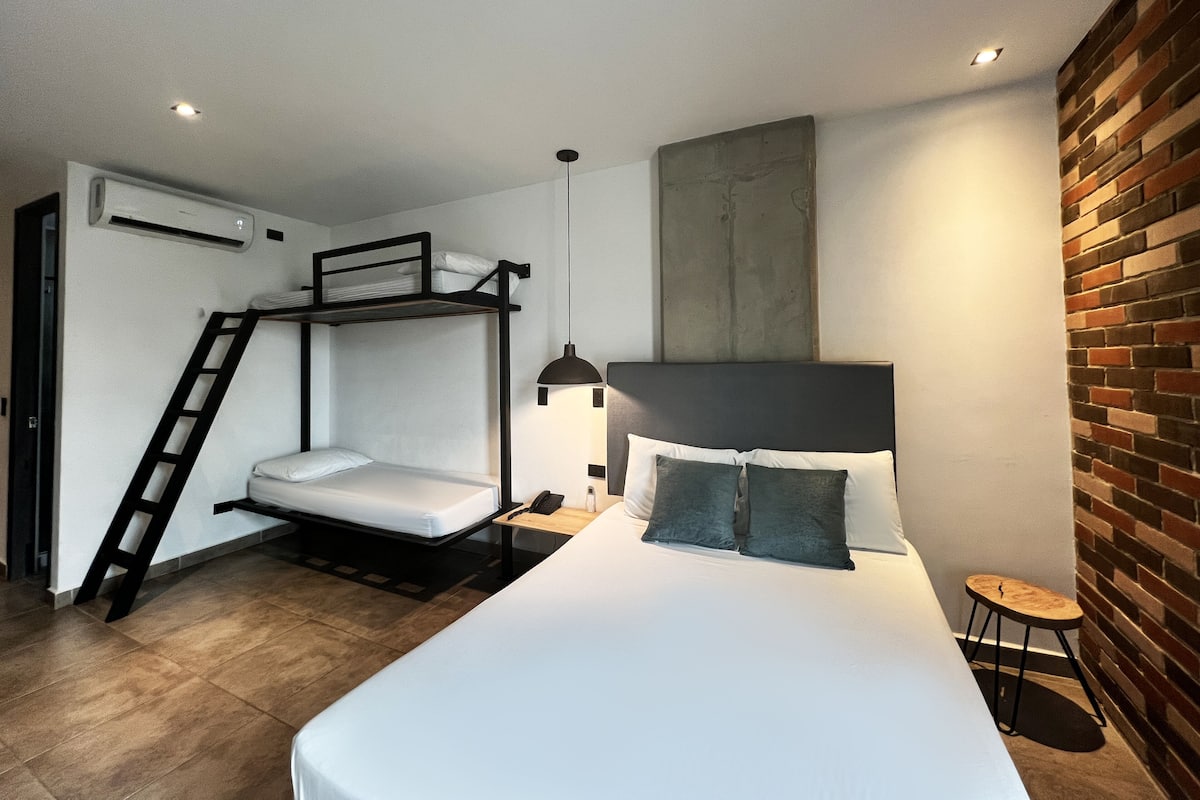 Desk, laptop workspace, free WiFi, bed sheets