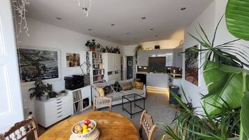 Smart TV, books, music library, stereo