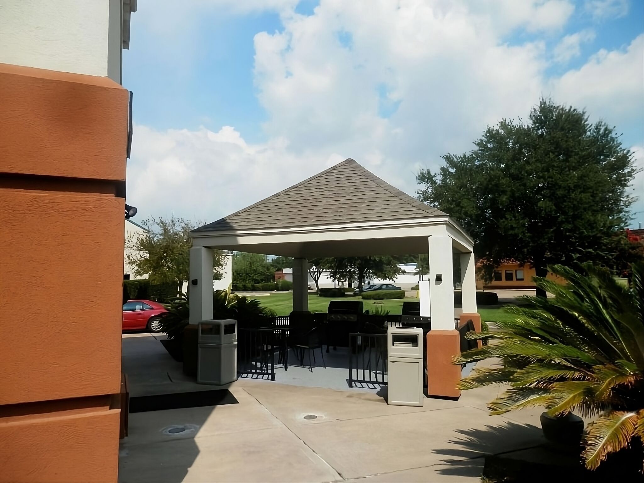 Relax and Unwind! Pet-Friendly Property, Kitchen, Onsite Parking!