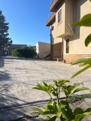 Enceinte de lâhĂ©bergement