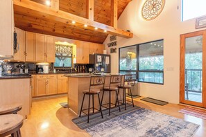 Micro-ondes, four, plaque de cuisson, lave-vaisselle