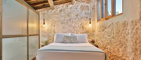 1 bedroom, iron/ironing board, travel cot, free WiFi