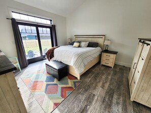 2 bedrooms, iron/ironing board, WiFi, bed sheets - Horse Haven Track Rental for Belmont (Saratoga Springs)