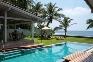 Deluxe Villa, 5 Bedrooms, Private Pool, Sea View | 5 bedrooms, desk - Nil Ralla (Unawatuna)