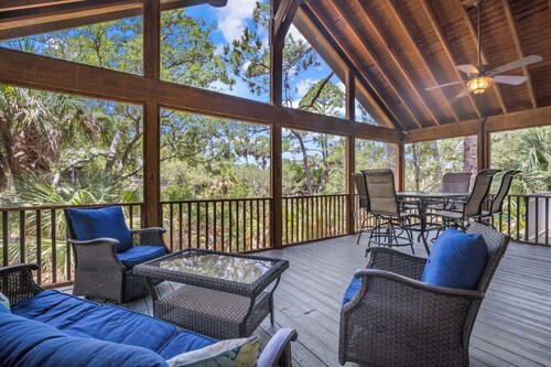 Renovated,Water View,Golf Cart,Club Cards Avail