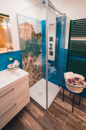 Triple Room | Bathroom | Shower, hydromassage showerhead, hair dryer, bathrobes - macchiamediterrane (Castellammare del Golfo)