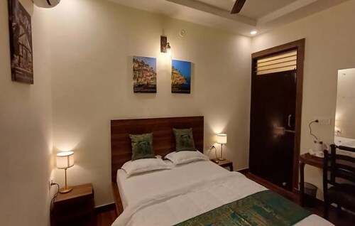 Shivalayaa - Deluxe Double Room With Balcony
