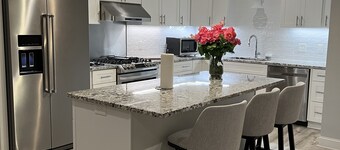 Modern meets country Loganville GA with AC, WiFi, pool.