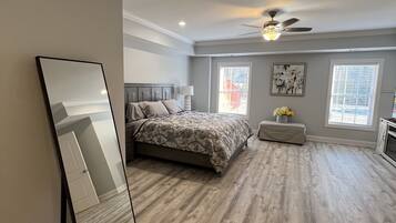2 bedrooms, desk, iron/ironing board, WiFi