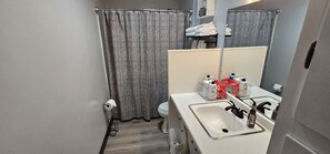淋浴/盆浴组合、旋水按摩花洒、名牌洗护用品、毛巾