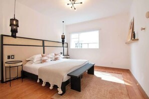 4 bedrooms, iron/ironing board, travel cot, WiFi