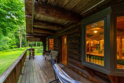 Log Cabin with Private Indoor Heated Pool-Hot Tub-firepit-Game Room-100 acres
