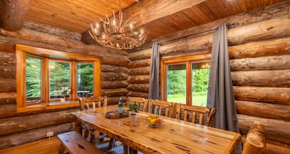 Log Cabin with Private Indoor Heated Pool-Hot Tub-firepit-Game Room-100 acres