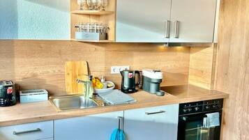 Kühlschrank, Ofen, Herdplatte, Geschirrspüler