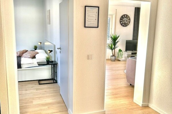 2 bedrooms, travel cot, WiFi, bed sheets - Diamond Apartments: Dreiländereck Nahe Flughafen (Rheinfelden (Baden))