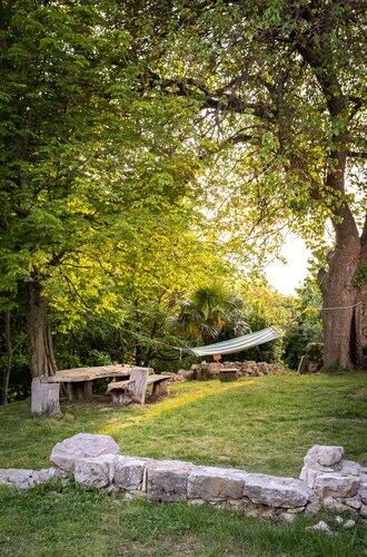 Tucked-in holiday home 'Puhovski' in tiny authentic Istrian village