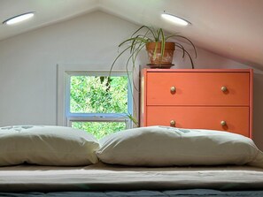 2 bedrooms, free WiFi, bed sheets - Heart of DFW (Irving)