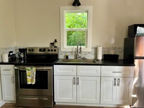 Fridge, microwave, oven, stovetop - Heart of DFW (Irving)