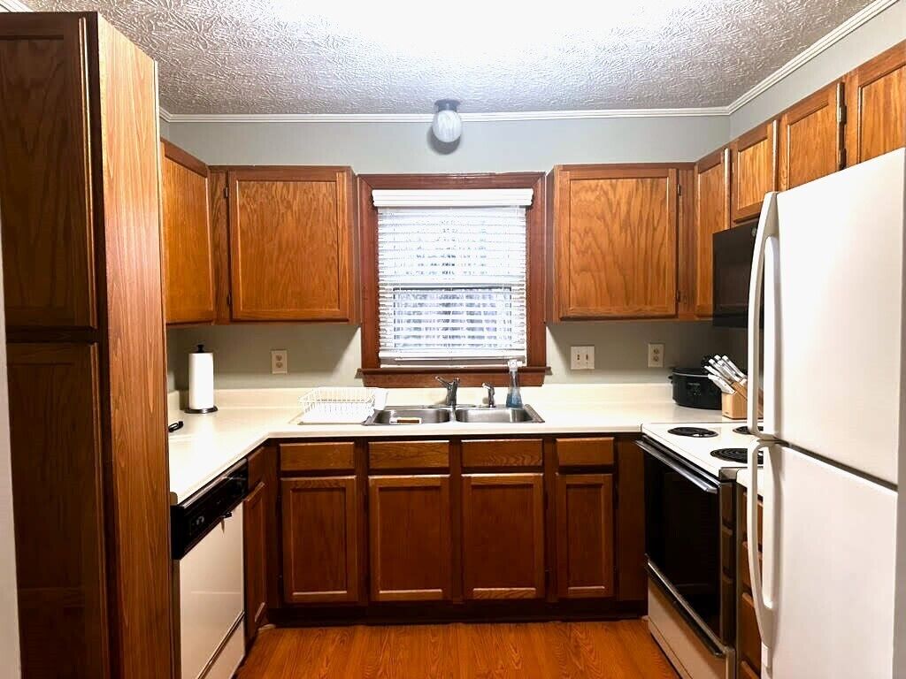 Mikrowelle, Ofen, Herdplatte, Geschirrspüler