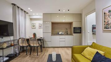 Een smart-tv en een kantoor