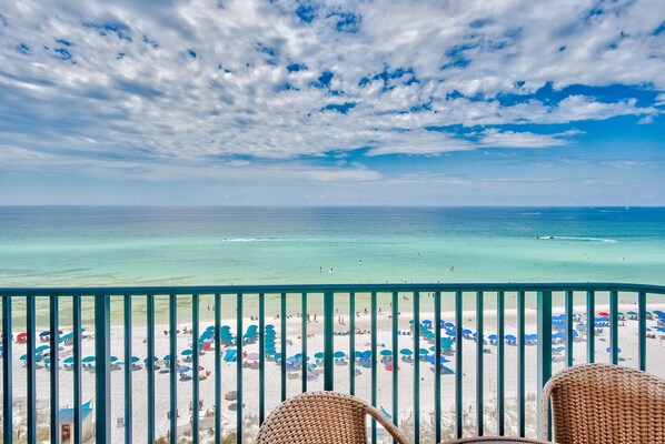 On the beach - Sunset Views, Gulf Front at Jade East Towers (Destin)
