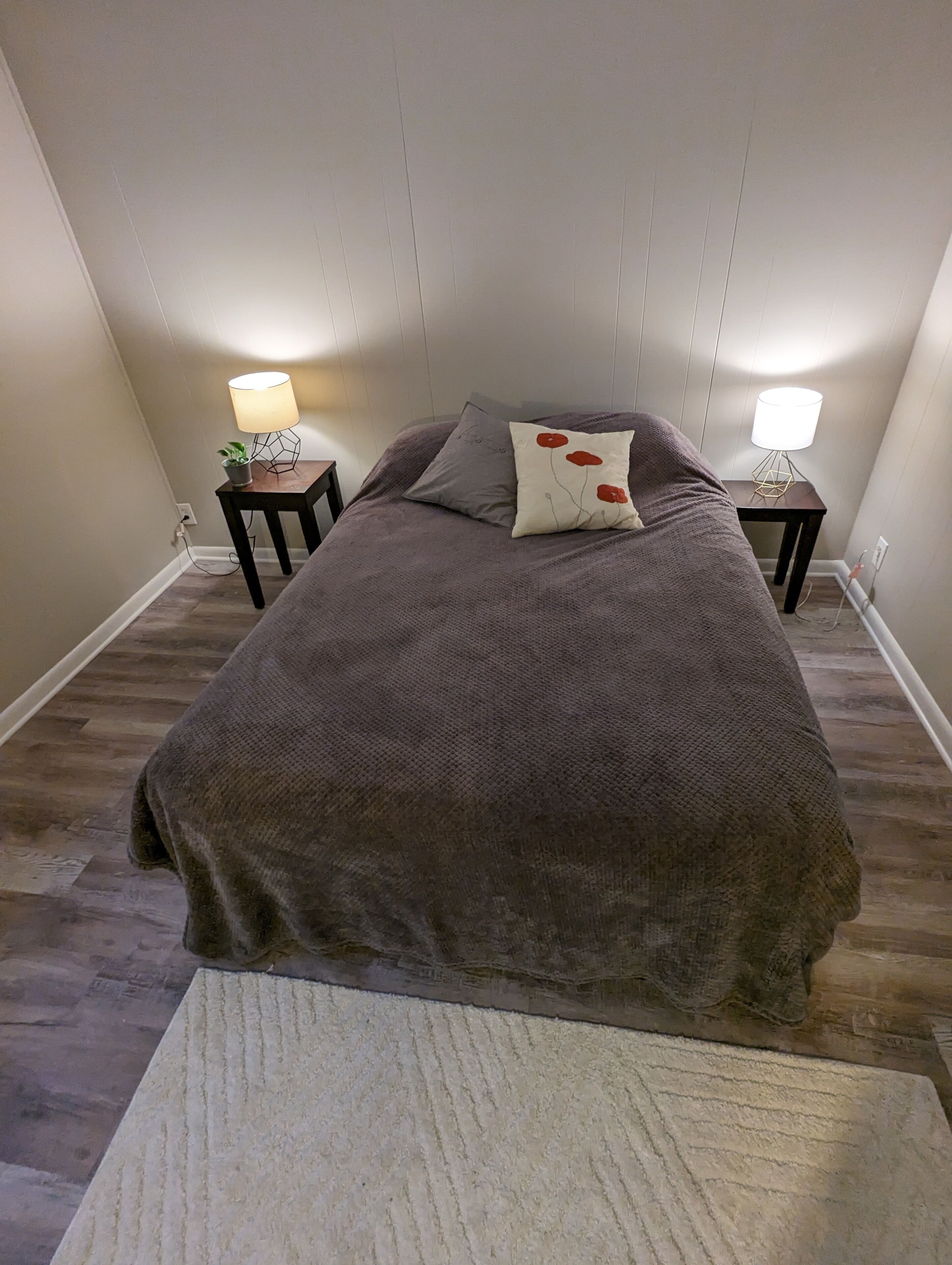 Tranquil Nature retreat - close to everything. Free parking and fast WiFi!