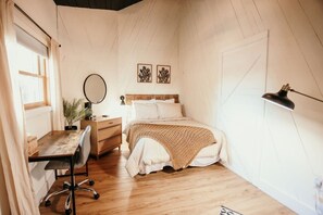 2 habitaciones, tabla de planchar con plancha, wifi y ropa de cama