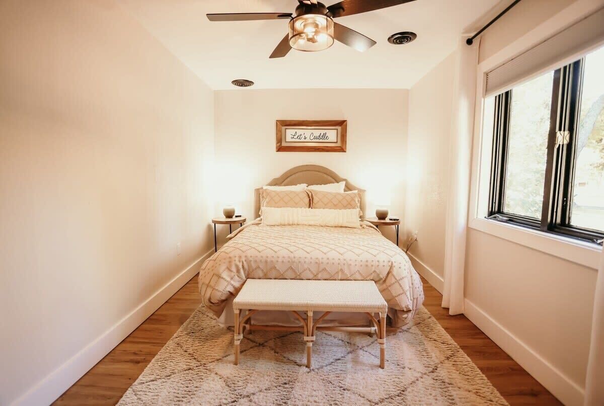 2 bedrooms, iron/ironing board, WiFi, bed sheets