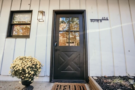 Exterior detail. Adorable 2 bedroom place with private back patio