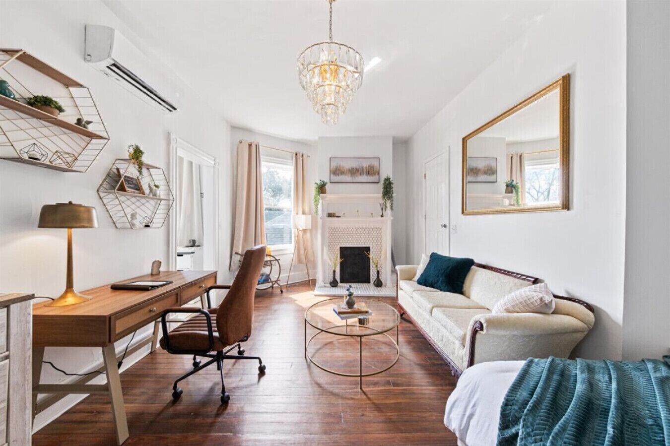 Historic Suite Unit 5 in Downtown Macon