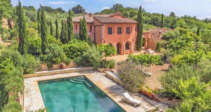 Relax in the green, in the municipality of Monteriggioni just 7 km from Siena