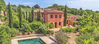 Relax in the green, in the municipality of Monteriggioni just 7 km from Siena