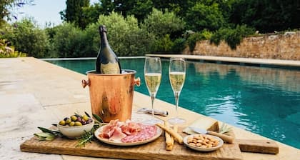 Relax in the green, in the municipality of Monteriggioni just 7 km from Siena
