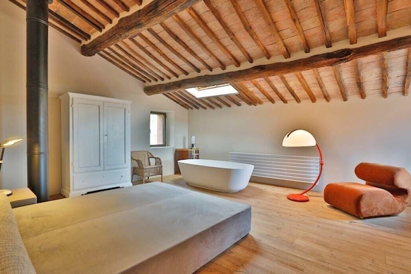 4 camere, una scrivania, Wi-Fi gratuito, lenzuola
