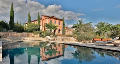 Relaxation in the green, in the municipality of Monteriggioni just 7 km from Siena