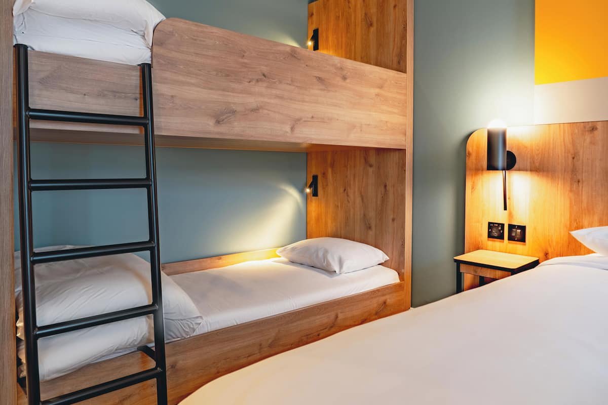 Family Room | 1 bedroom, soundproofing, free WiFi, bed sheets
