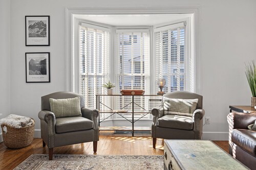 3BR 2BTH Walk to Washington Pk Bch, Outlet Mall and Franklin St. W/D HUGE bk yd.