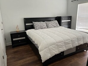 4 bedrooms, iron/ironing board, free WiFi, bed sheets