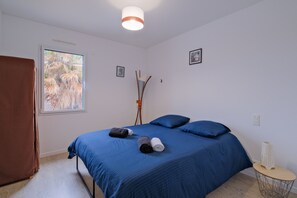 4 habitaciones, tabla de planchar con plancha y wifi gratis 