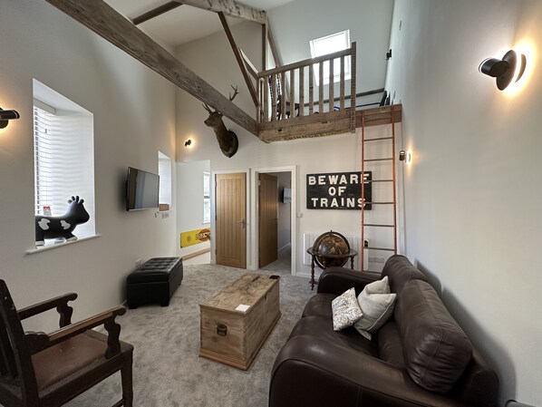 Smart TV - Modern first floor apartment (Midsomer Norton)