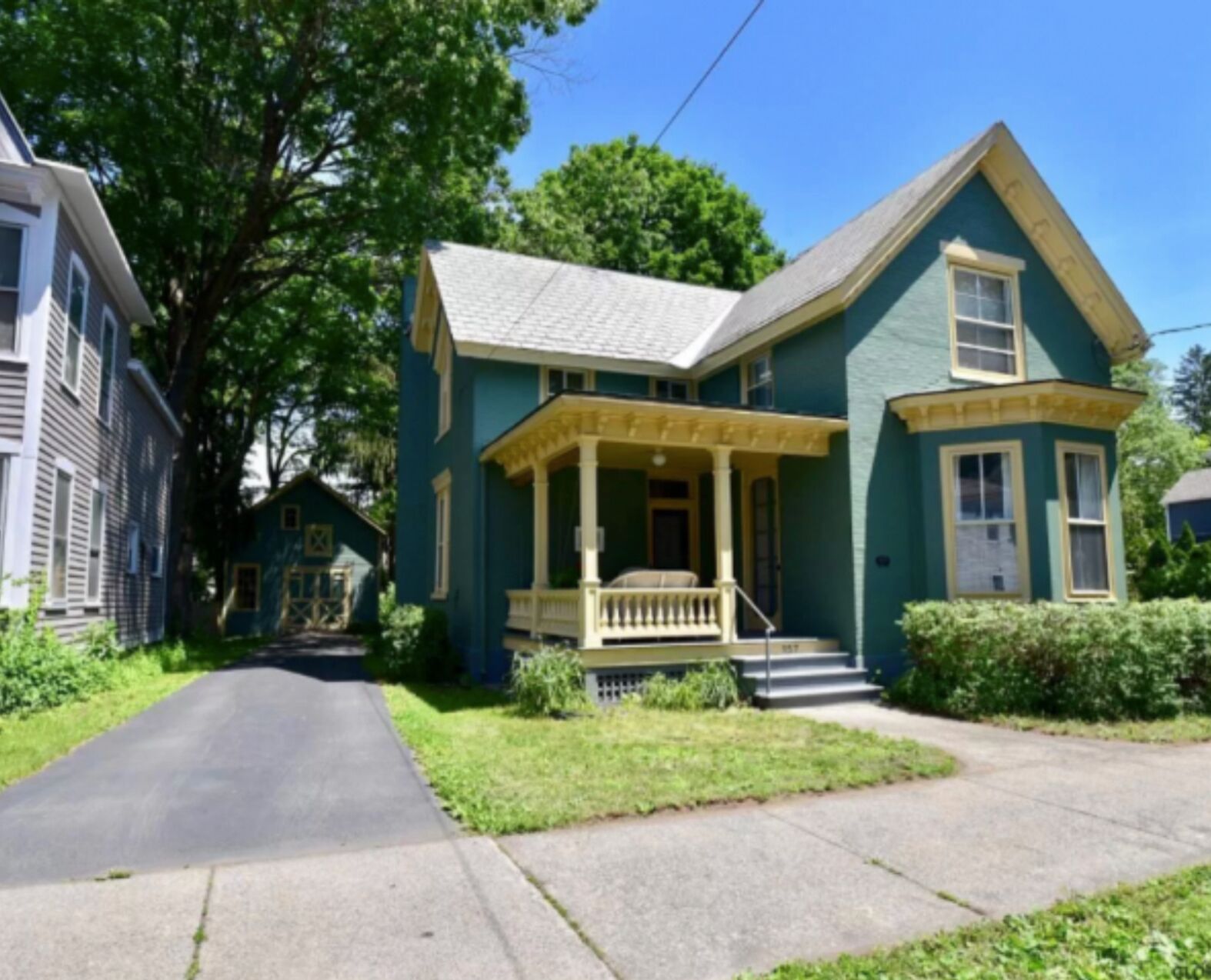 Unbeatable location between track and downtown! Pet-friendly historic home.
