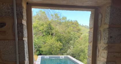 Superbe mas cévenol au milieu de la nature avec vue sur la Beaume