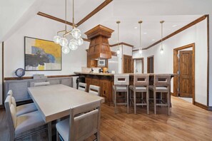 Dining - The Aspen Mountain Residences 31B (Aspen)