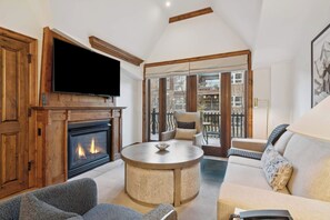 TV, fireplace - The Aspen Mountain Residences 31B (Aspen)
