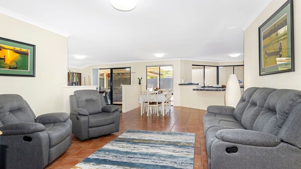 Interior - Coastal Haven on Ostia - Geographe (Geographe)