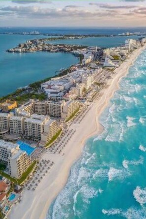 Liegestühle, Strandtücher